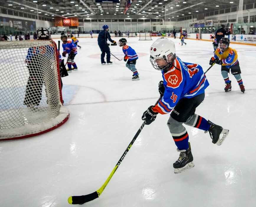 (Leah Hogsten | The Salt Lake Tribune) Youth hockey teams practice on the ice at the Utah Olympic Oval, Nov. 16, 2021. Hockey is just one of many sports to discover at the Utah Olympic Oval in Kearns.