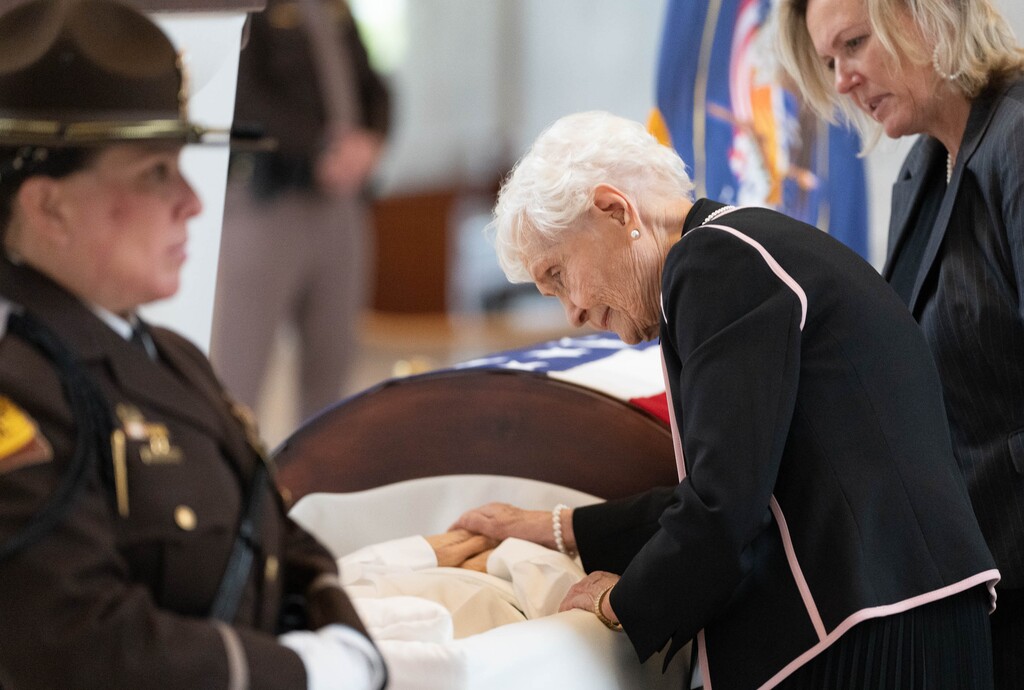 (Francisco Kjolseth | The Salt Lake Tribune) Elaine Hatch, alongside her daughter Alysa Whitlock, visits with her husband, former U.S. Sen. Orrin Hatch at the Utah Capitol on Wednesday, May 4, 2022.