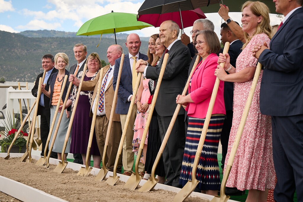 (The Church of Jesus Christ of Latter-day Saints)
President Russell N. Nelson and Utah Gov. Spencer Cox join other Latter-day Saint leaders and dignitaries at the groundbreaking of the Ephraim Temple on Saturday, Aug. 27, 2022.