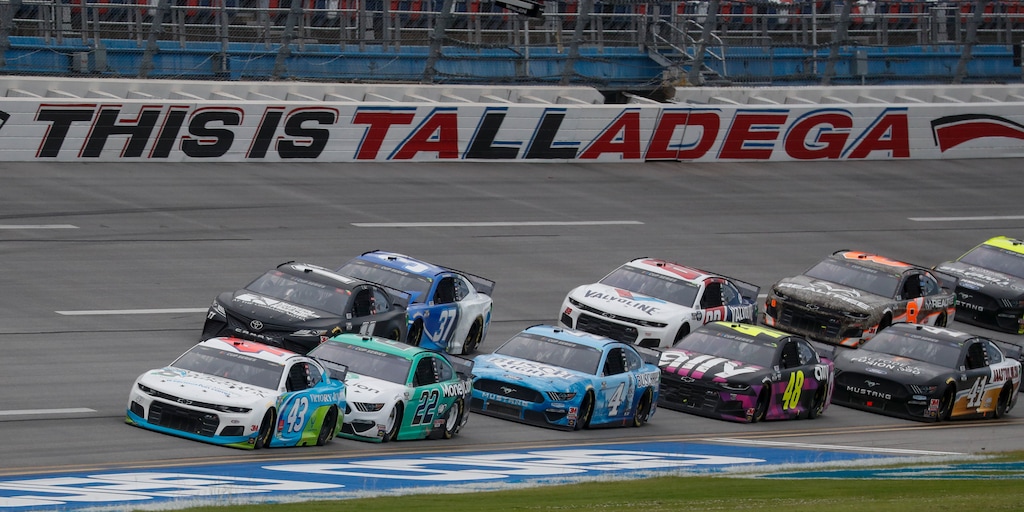 (John Bazemore | AP) Monster Energy NASCAR Cup Series driver Bubba Wallace (43) leads the pack during a NASCAR Cup Series auto race at Talladega Superspeedway in Talladega Ala., Monday, June 22, 2020.