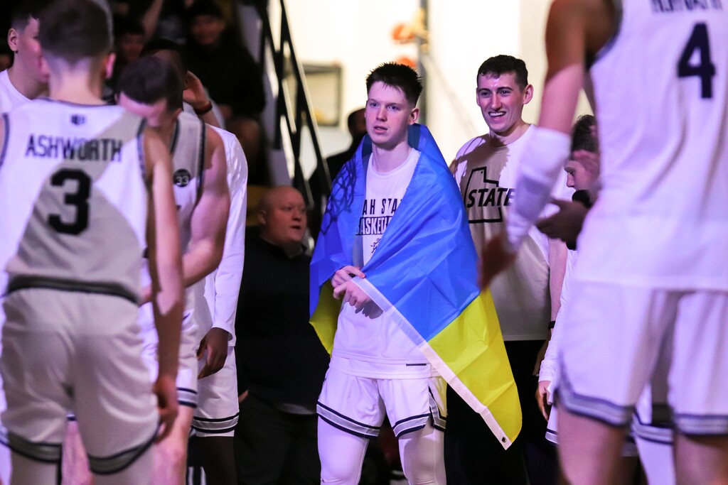 (Utah State Athletics) USU guard Max Shulga was born and raised in Kyiv, Ukraine. As the Russian attacks on his country escalate, the Aggie sophomore has been worried for the safety of his family still in the capital city.