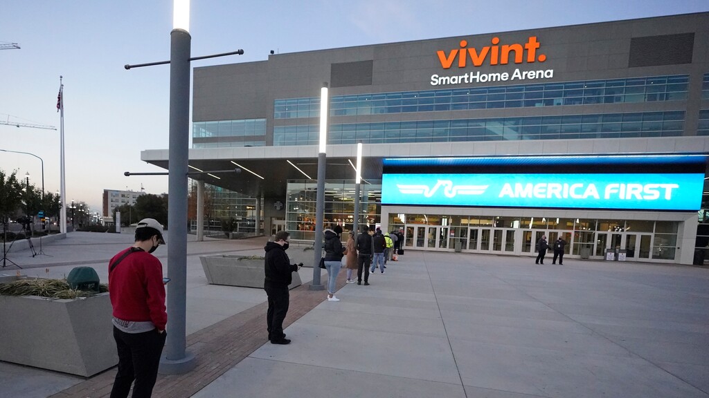 People line up to vote at the Vivint Smart Home Arena Tuesday, Nov. 3, 2020, in Salt Lake City. AP Photo/Rick Bowmer)