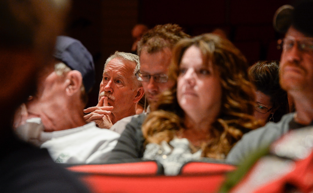 (Francisco Kjolseth  |  The Salt Lake Tribune)  Community members gather at North Sanpete High School in Mt Pleasant on Thursday, Aug. 9, 2018, to get an update on the Coal Hollow and Hill Top Fires currently burning.