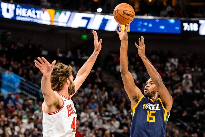 (Trent Nelson | The Salt Lake Tribune)  Utah Jazz forward Derrick Favors (15) shoots as the Utah Jazz host the Chicago Bulls, NBA basketball in Salt Lake City Wednesday November 22, 2017.