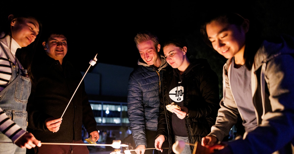 Die Heiratsraten an der BYU sinken. So versucht die Universität der ...