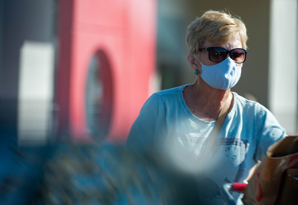 (Francisco Kjolseth  |  The Salt Lake Tribune) People wear masks as they shop near Cottonwood Heights Friday, Oct. 9, 2020. 