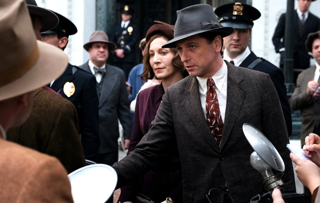 (Merrick Morton | HBO) Juliet Rylance as Della Street and Matthew Rhys as Perry Mason.