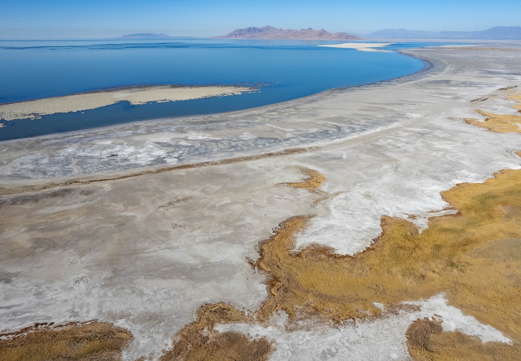 (Francisco Kjolseth | The Salt Lake Tribune) The Great Salt Lake shoreline continues to expand as more of the shallow  lakebed is uncovered and baked in the sun during ongoing drought conditions on Tuesday, Oct. 18, 2022.