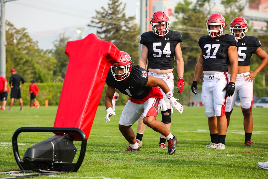 (Kory Mortensen | Utah Athletics) Nephi Sewell and the rest of the Ute linebackers have become a close-knit group as the 2021 season approaches.