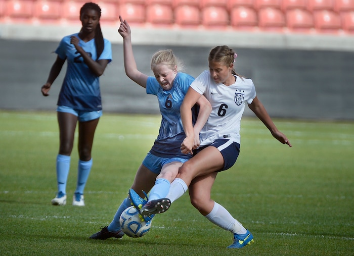 (Scott Sommerdorf | The Salt Lake Tribune)
Sky View's Sidney Barlow, and Bonneville's Tessa Ulrich battle for the ball during second half play. Sky View defeated Bonneville 2-0 to win the 4A title game, Saturday, October 21, 2017.