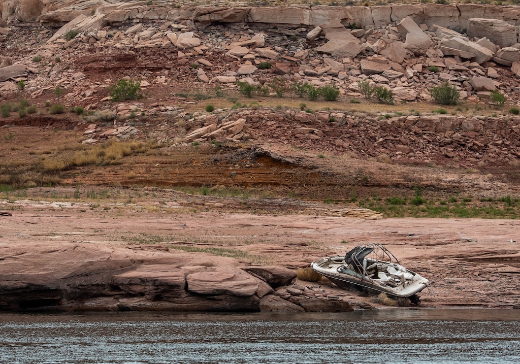 (Francisco Kjolseth | The Salt Lake Tribune) An abandoned boat is pictured on Lake Powell on Saturday, April 25, 2026.