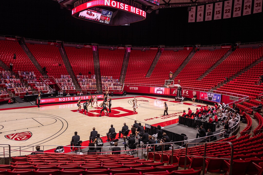 (Trent Nelson  |  The Salt Lake Tribune) Utah tips off against Washington, NCAA basketball in Salt Lake City on Thursday, Dec. 3, 2020.