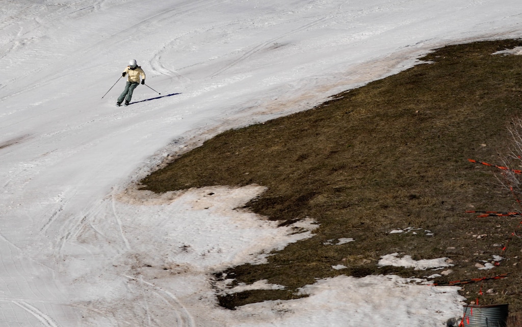 (Francisco Kjolseth | The Salt Lake Tribune) A record-warm winter faces record-high temperatures this week as people take to the slopes at Snowbasin Resort on Wednesday, March 18, 2026.
