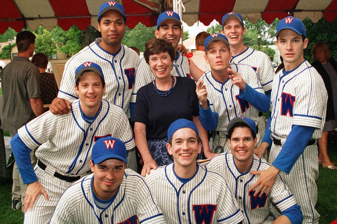 (Tribune file photo) Judy Magid is seen with a baseball team in this 1999 photo.