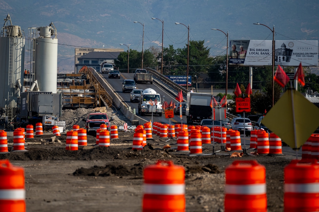 (Trent Nelson  |  The Salt Lake Tribune) Traffic makes its way through the construction zone on the University Avenue Bridge in Provo on Monday, Aug. 10, 2026.