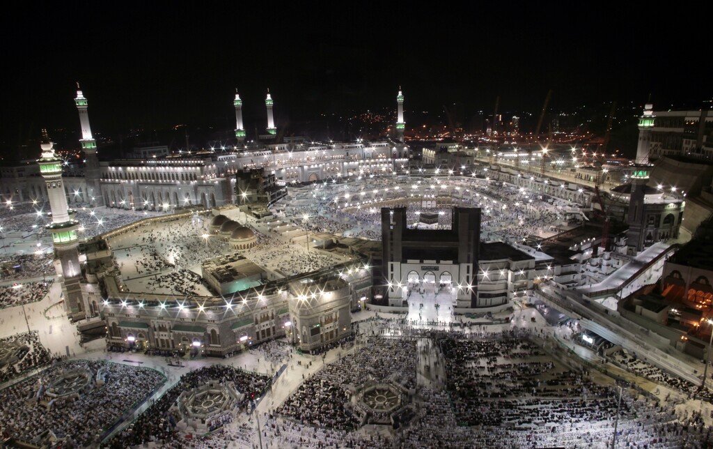 Muslim pilgrims pray at the Grand Mosque, ahead of the annual hajj pilgrimage in the Muslim holy city of Mecca, Saudi Arabia, Tuesday, Aug. 29, 2017. (AP Photo/Khalil Hamra)