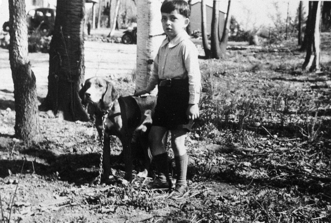 (Photo courtesy of Intellectual Reserve) Elder Hales had a fondness for dogs. Here he is with Red.