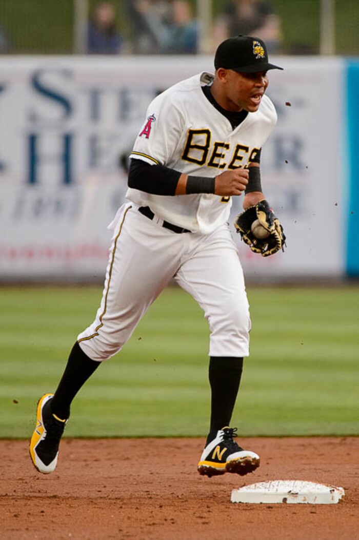 (Trent Nelson | The Salt Lake Tribune)  Salt Lake Bees vs. Albuquerque Isotopes, Triple-A baseball in Salt Lake City, Thursday April 5, 2018. Salt Lake's Jose Fernandez (9) gets a force out in the second inning.