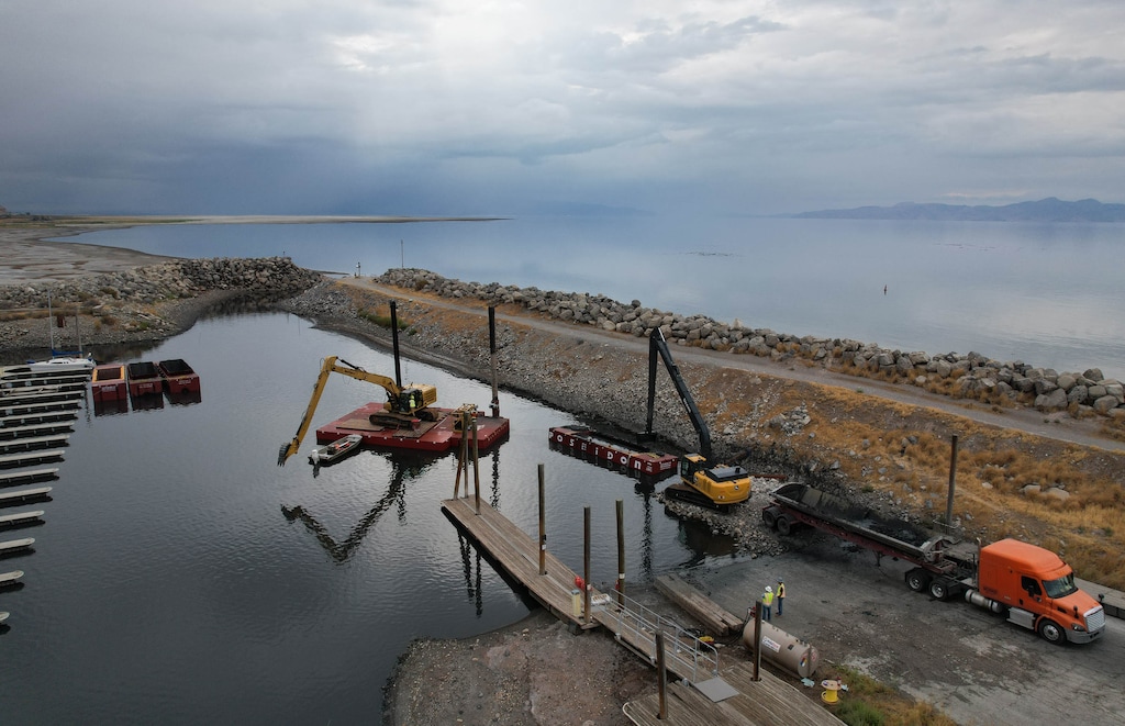(Francisco Kjolseth  | The Salt Lake Tribune) Crews work to dredge the Great Salt Lake Marina as water levels continue to drop at the saline lake on Tuesday, Aug. 26, 2025.