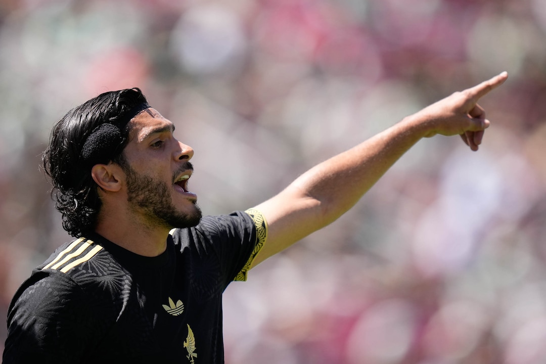 (Francisco Kjolseth  | The Salt Lake Tribune) Mexico’s Raúl Jiménez, 9, as the Mexico Men’s National Team takes on Switzerland in a MexTour match at Rice-Eccles Stadium on Saturday, June 7, 2025.