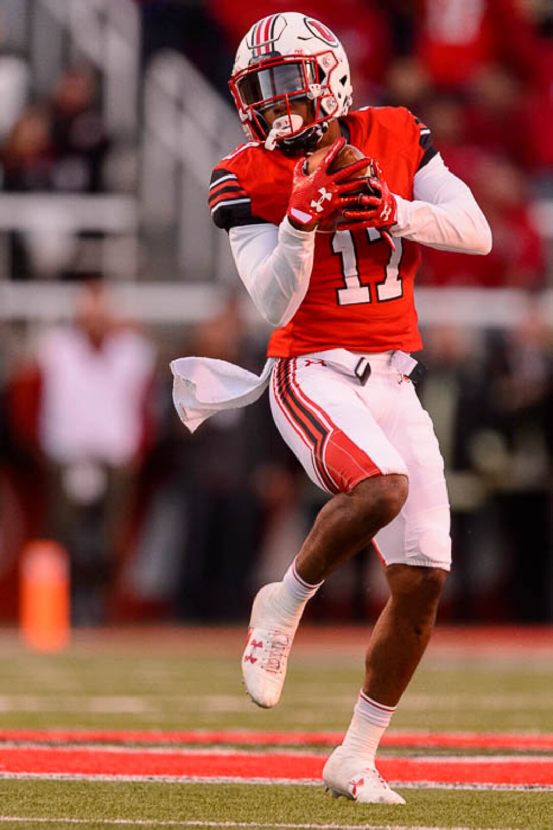 (Trent Nelson | The Salt Lake Tribune)  Utah Utes wide receiver Demari Simpkins (17) makes a catch as the University of Utah hosts Washington State, NCAA football in Salt Lake City, Saturday November 11, 2017.