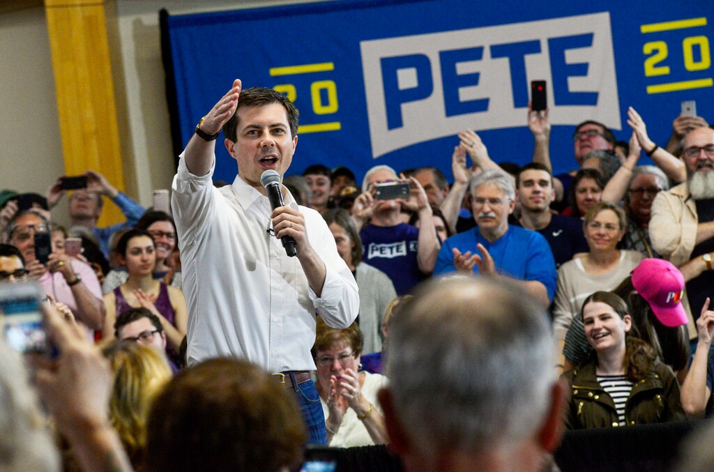 Democratic presidential candidate and Mayor of South Bend, Ind., Pete Buttigieg greets a crowd at Keene High School, in Keene, N.H., on Saturday, May 25, 2019.   (Kristopher Radder | The Brattleboro Reformer | AP Photo)