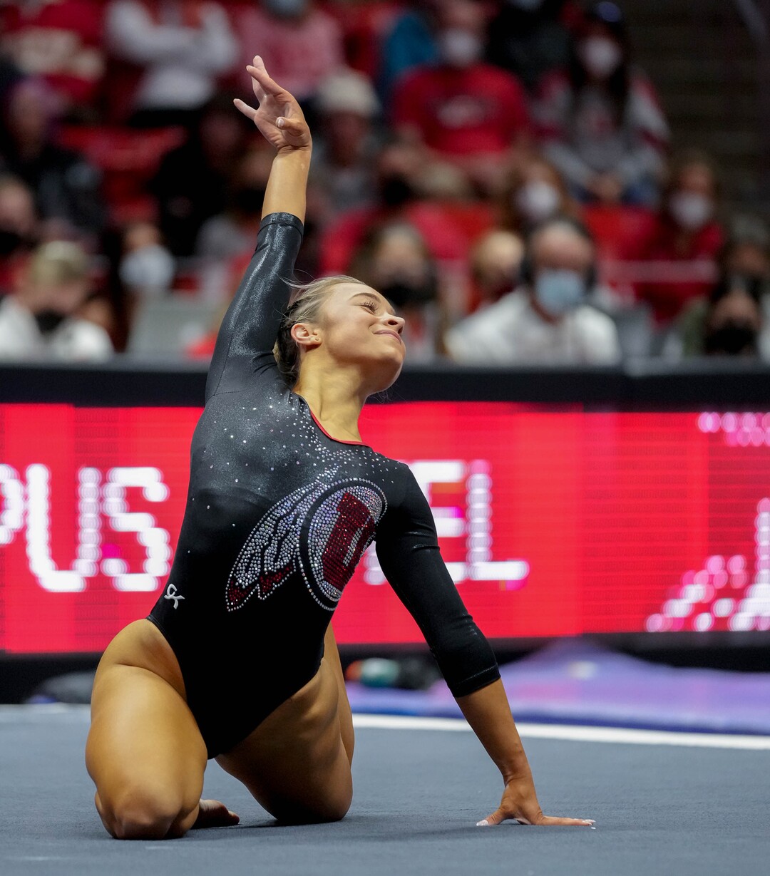(Francisco Kjolseth | The Salt Lake Tribune) Utah’s Sydney Soloski competes on the floor during their gymnastics meet with Stanford at the Huntsman Center in Salt Lake City, Saturday, Jan. 29, 2022.