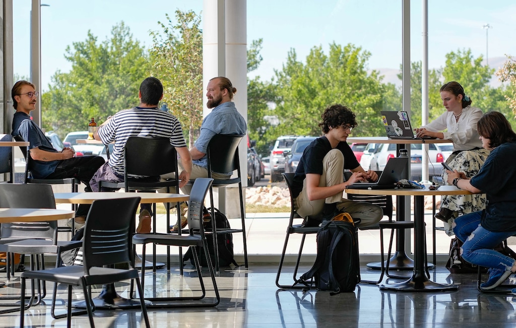 (Francisco Kjolseth | The Salt Lake Tribune) Students begin fall semester at Utah Valley University on Thursday, Aug. 25, 2022.