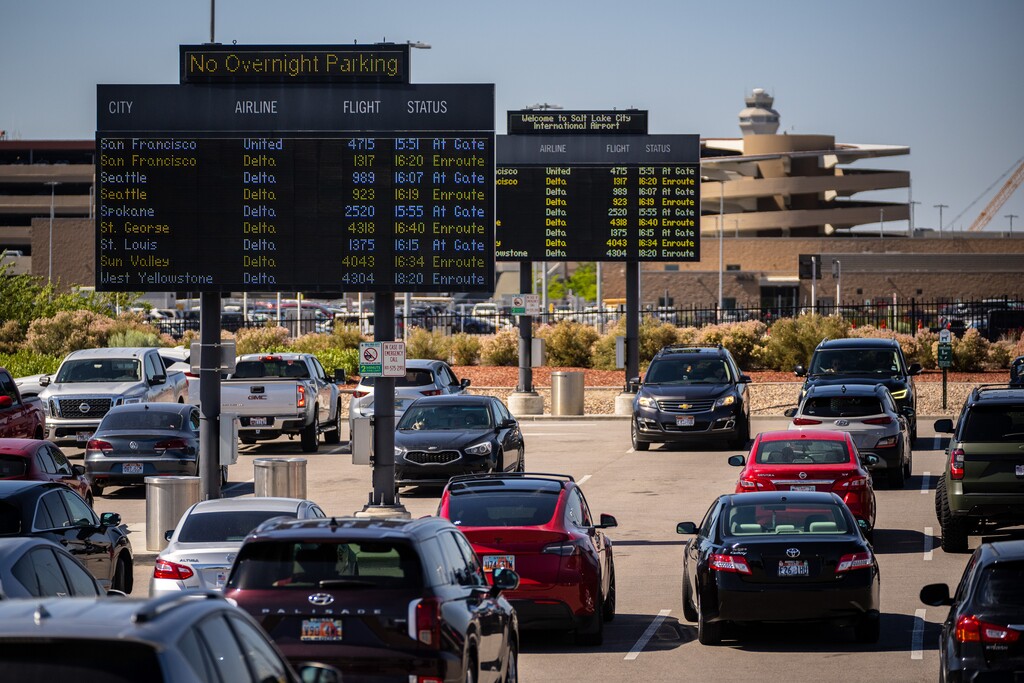(Trent Nelson  |  The Salt Lake Tribune) Cars in the park-and-wait lot at the Salt Lake City International Airport. It's expected to hit 101 degrees at the airport on Thursday, Friday and Saturday.