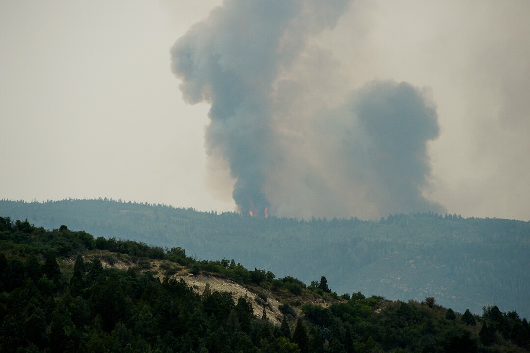 (Francisco Kjolseth  |  The Salt Lake Tribune)  Crews continue to battle the Coal Hollow Fire near Highway 6 on Saturday, Aug. 11, 2018.