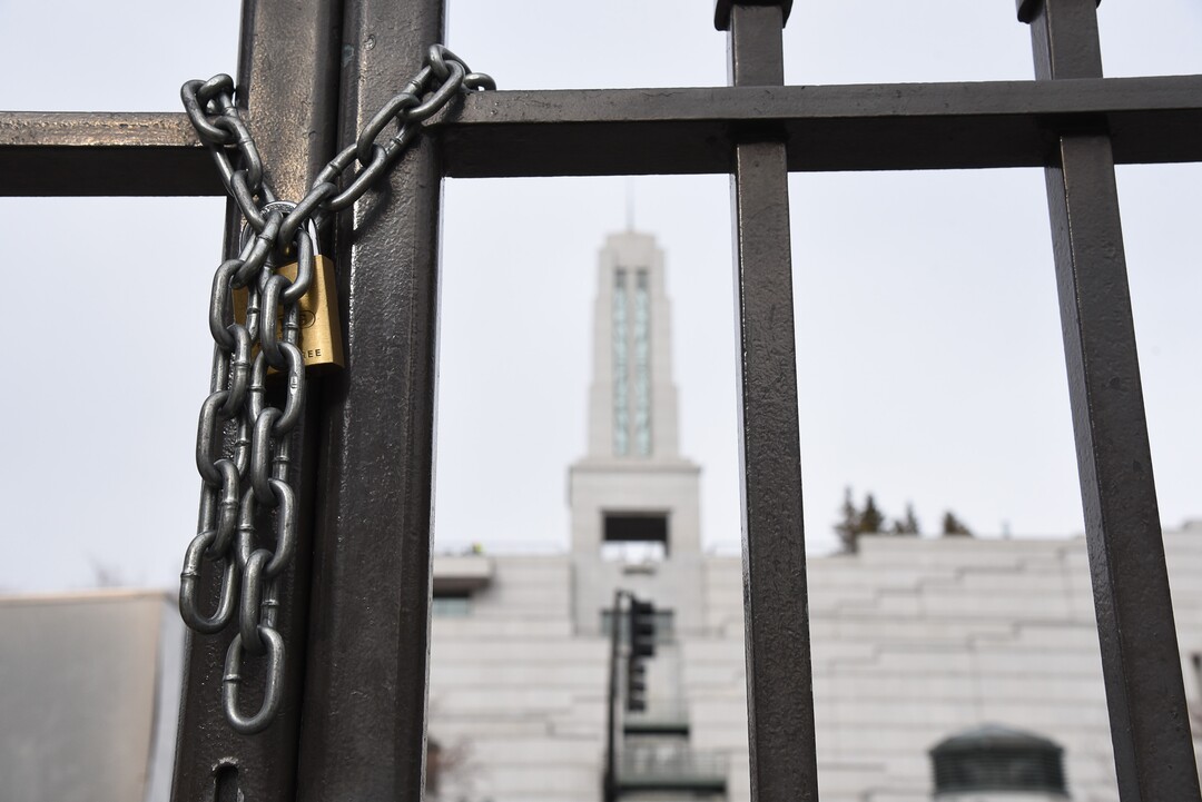 (Francisco Kjolseth  |  The Salt Lake Tribune)  Crews begin to prepare the grounds for the 4-year renovation of the Salt Lake Temple and Temple Square on Thursday, Jan. 2, 2020.