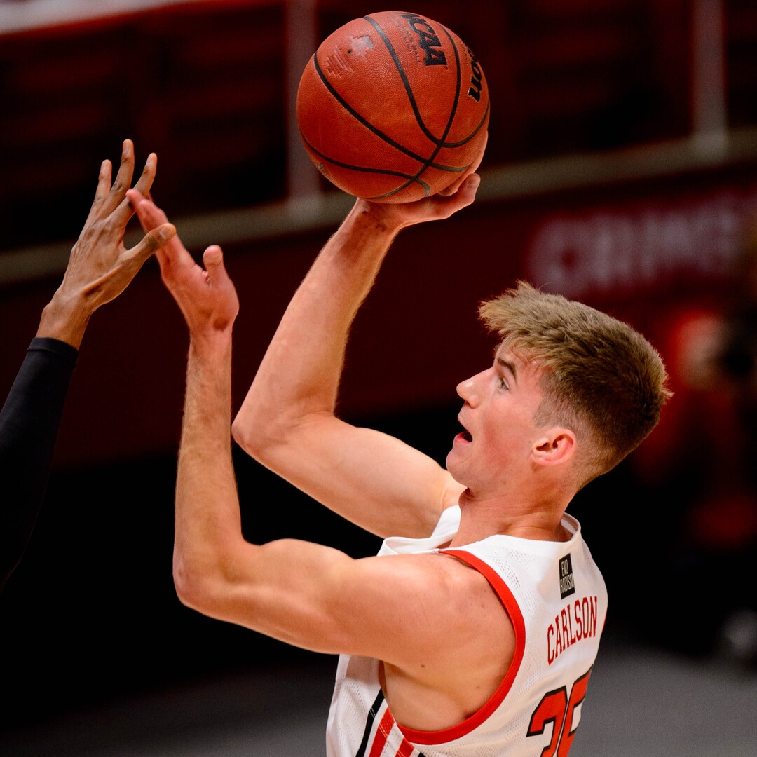(Trent Nelson  |  The Salt Lake Tribune) Utah's Branden Carlson shoots as Utah hosts Washington, NCAA basketball in Salt Lake City on Thursday, Dec. 3, 2020.