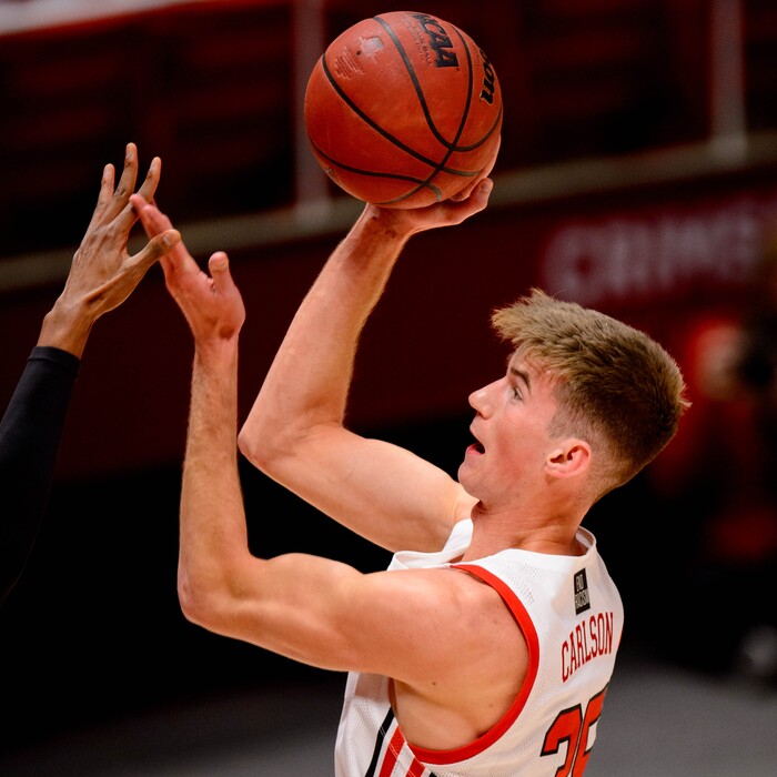 (Trent Nelson | The Salt Lake Tribune) Utah's Branden Carlson shoots as Utah hosts Washington, NCAA basketball in Salt Lake City on Thursday, Dec. 3, 2020.