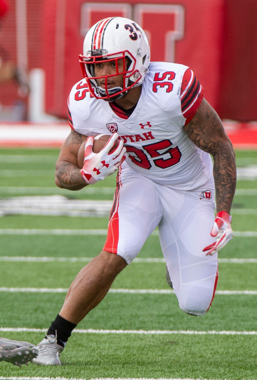 (Rick Egan  |  The Salt Lake Tribune)  Edward Vander (35) runs the ball, in Utah's spring Red-White game at Rice-Eccles Stadium, Saturday, April 13, 2019.
