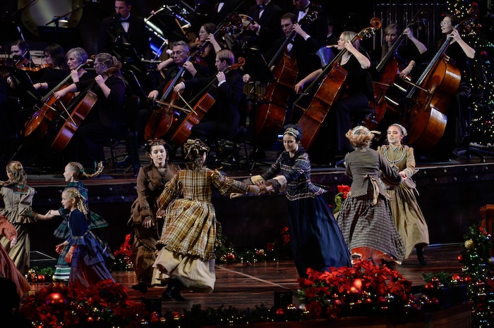 (Francisco Kjolseth  |  The Salt Lake Tribune)  The Mormon Tabernacle Choir Christmas extravaganza kicks off with Broadway star Sutton Foster and "Downton Abbey's" Hugh Bonneville at the Conference Center on Thursday, Dec. 14, 2017.