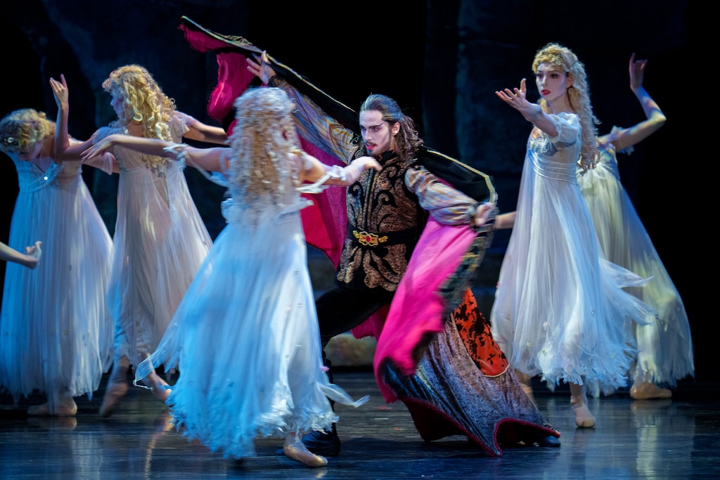 (Trent Nelson  |  The Salt Lake Tribune) Dress rehearsal for Ballet West's Dracula, at the Capitol Theatre in Salt Lake City on Thursday, Oct. 21, 2021.