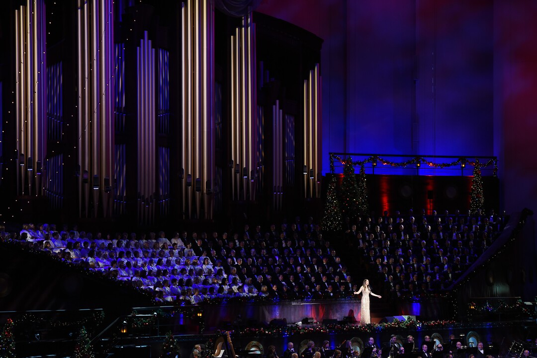 (Francisco Kjolseth  |  The Salt Lake Tribune)  The Mormon Tabernacle Choir Christmas extravaganza kicks off with Broadway star Sutton Foster and "Downton Abbey's" Hugh Bonneville at the Conference Center on Thursday, Dec. 14, 2017.