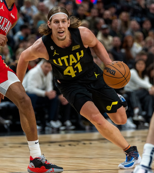 (Rick Egan | The Salt Lake Tribune) Utah Jazz forward Kelly Olynyk (41) takes the ball up the middle, in NBA action between the Utah Jazz and the New Orleans Pelicans, at Vivint Arena, on Tuesday, Dec. 13, 2022.
