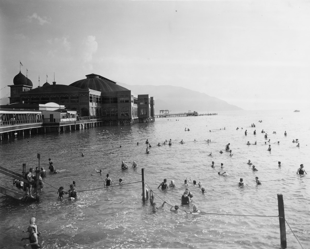 (Utah State Historical Society) The Saltair II resort attracted bathers, hosted picnics, dances and concerts. 