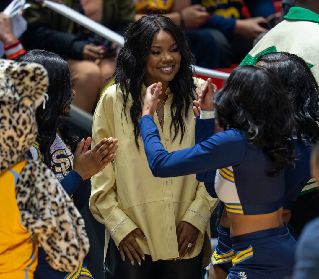 (Rick Egan | The Salt Lake Tribune) Actress Gabrielle Union chats with the Southern University cheerleaders during the HBCU game at the Jon M. Huntsman Center, on Saturday, Feb. 18, 2023.