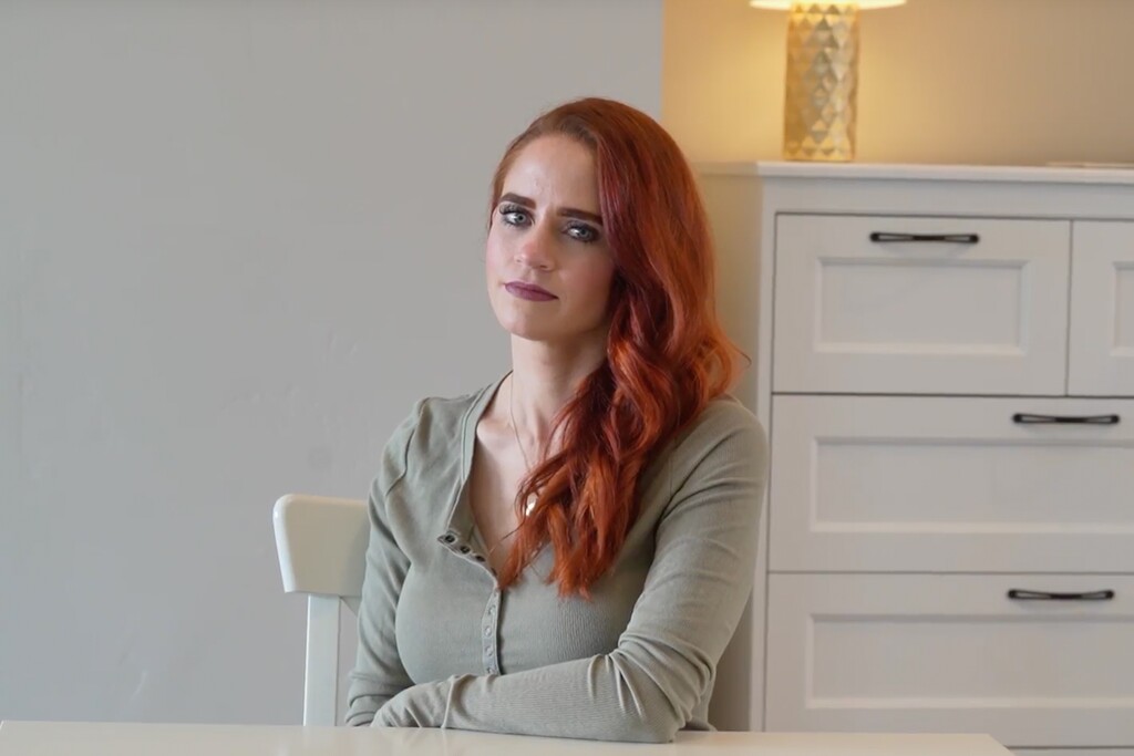 ( Crédito: Bethany Baker | The Salt Lake Tribune) Stephanie Mateer interpuso una demanda contra el ginecoobstetra de Utah que, según ella, la agredió sexualmente durante un examen. Más de 90 mujeres se unieron a su caso con acusaciones similares.
