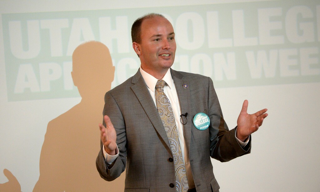 Al Hartmann | The Salt Lake Tribune
Utah Lt. Gov. Spencer Cox speaks to Kearns High School seniors Wednesday Nov. 12 on the importance of continuing their education as they apply online at the Kearns High School Library for college during Utah College Application Week.