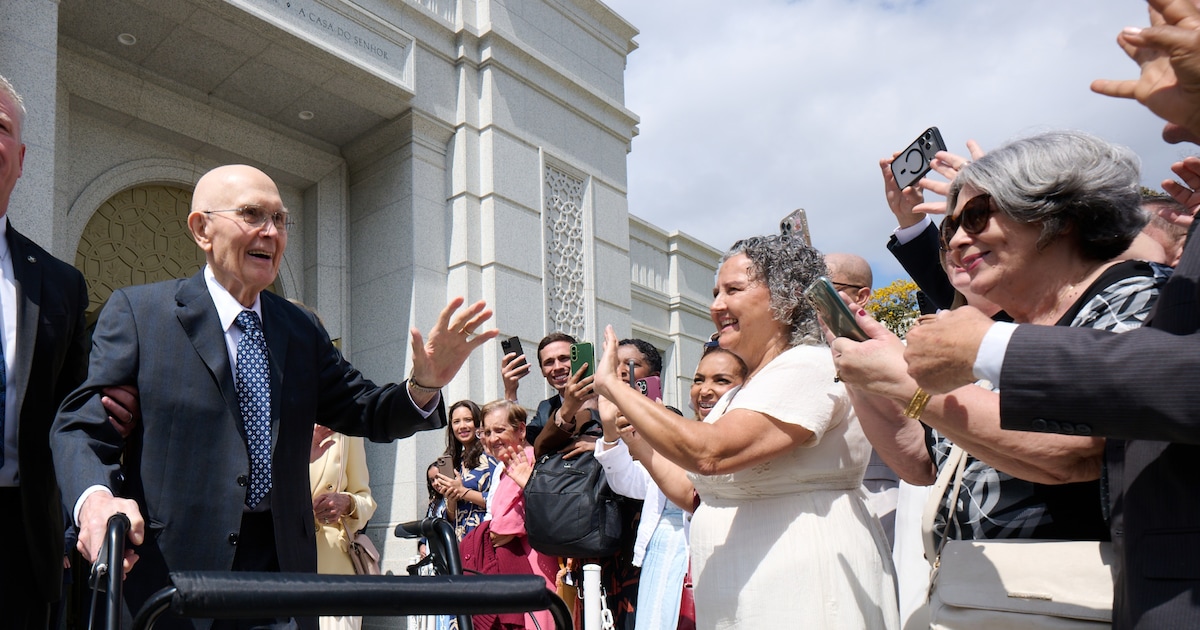 Dallin Oaks caps his first international trip as LDS president with a ...