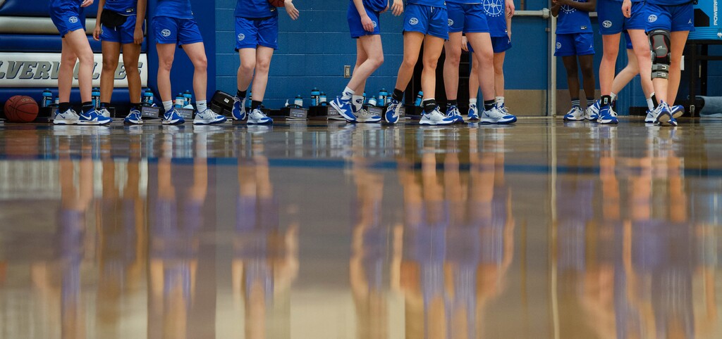 (Francisco Kjolseth | The Salt Lake Tribune) Athletes take the court at a Utah high school girls' basketball practice in 2021. The Utah High School Activities Association is one of many organizations around the country that ask girls to provide information about their menstrual cycles before participating in sports — a practice that has come under fire since the reversal of Roe v. Wade.