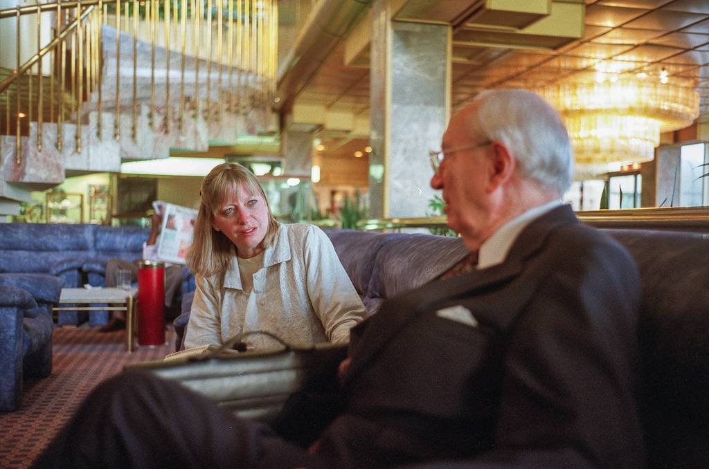 (Trent Nelson | The Salt Lake Tribune) Peggy Fletcher Stack interviews Gordon B. Hinckley, then president of The Church of Jesus Christ of Latter-day Saints, in Harare, Zimbabwe, in 1998. Stack has been awarded a lifetime achievement award from Religion News Association.