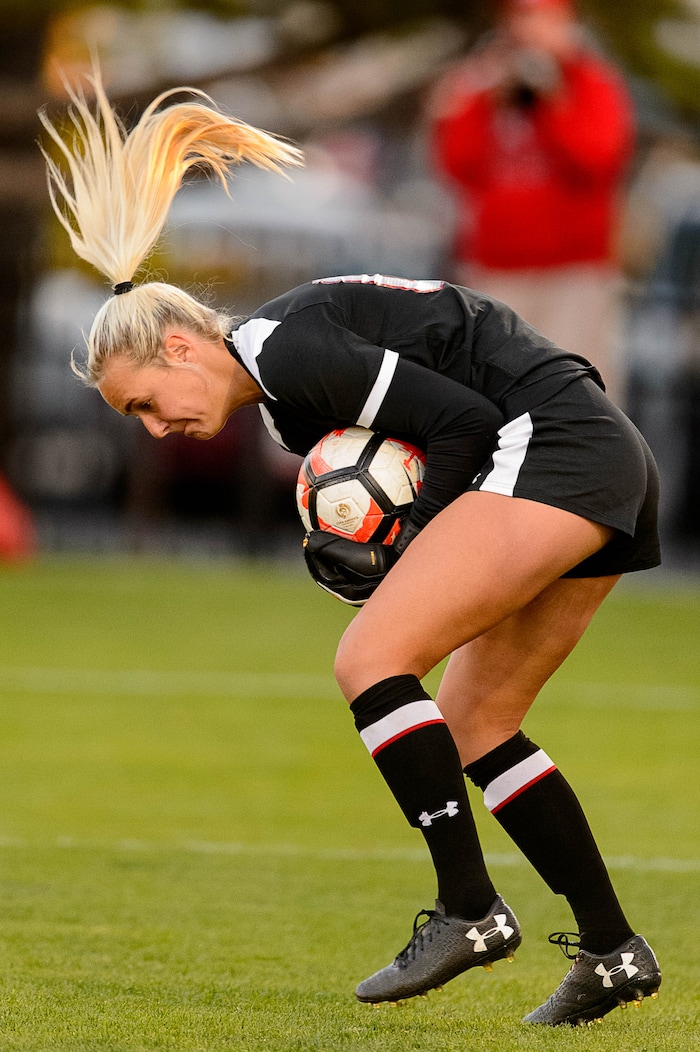 (Trent Nelson | The Salt Lake Tribune) Utah's Carly Nelson (00) makes a save as the University of Utah hosts Stanford, NCAA Women's Soccer in Salt Lake City Thursday October 5, 2017.