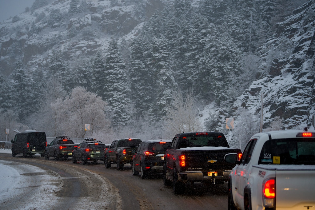 (Trent Nelson  |  The Salt Lake Tribune) Traffic at a standstill in Big Cottonwood Canyon on Saturday, Dec. 23, 2023.