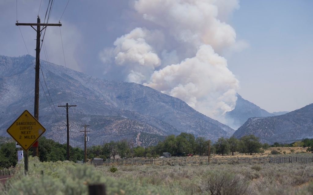 (Bethany Baker  |  The Salt Lake Tribune) The Widemouth 2 Fire burns near Fillmore on Thursday, Aug. 6, 2026. 