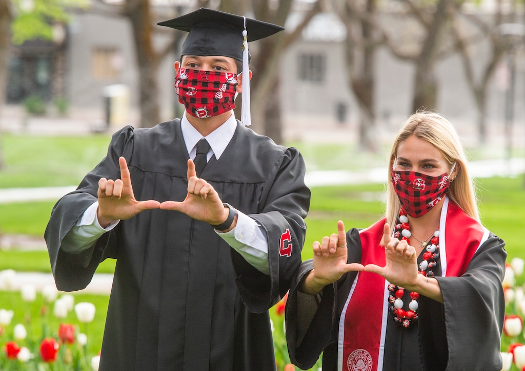 (Rick Egan  |  The Salt Lake Tribune)   Utah Graduates, Nick Gruet and Kennidy Howard pose for a photo at Presidents Circle at the University of Utah, Thursday April 30, 2020
