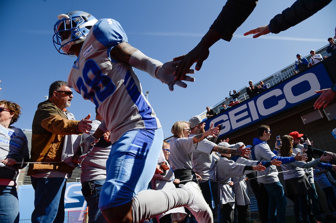 (Francisco Kjolseth  |  The Salt Lake Tribune)  Fans line up to cheer on the Salt Lake Stallions as they take to the field for the second half as they host the Memphis Express of the Alliance of American Football in Salt Lake City on Saturday March 16, 2019.